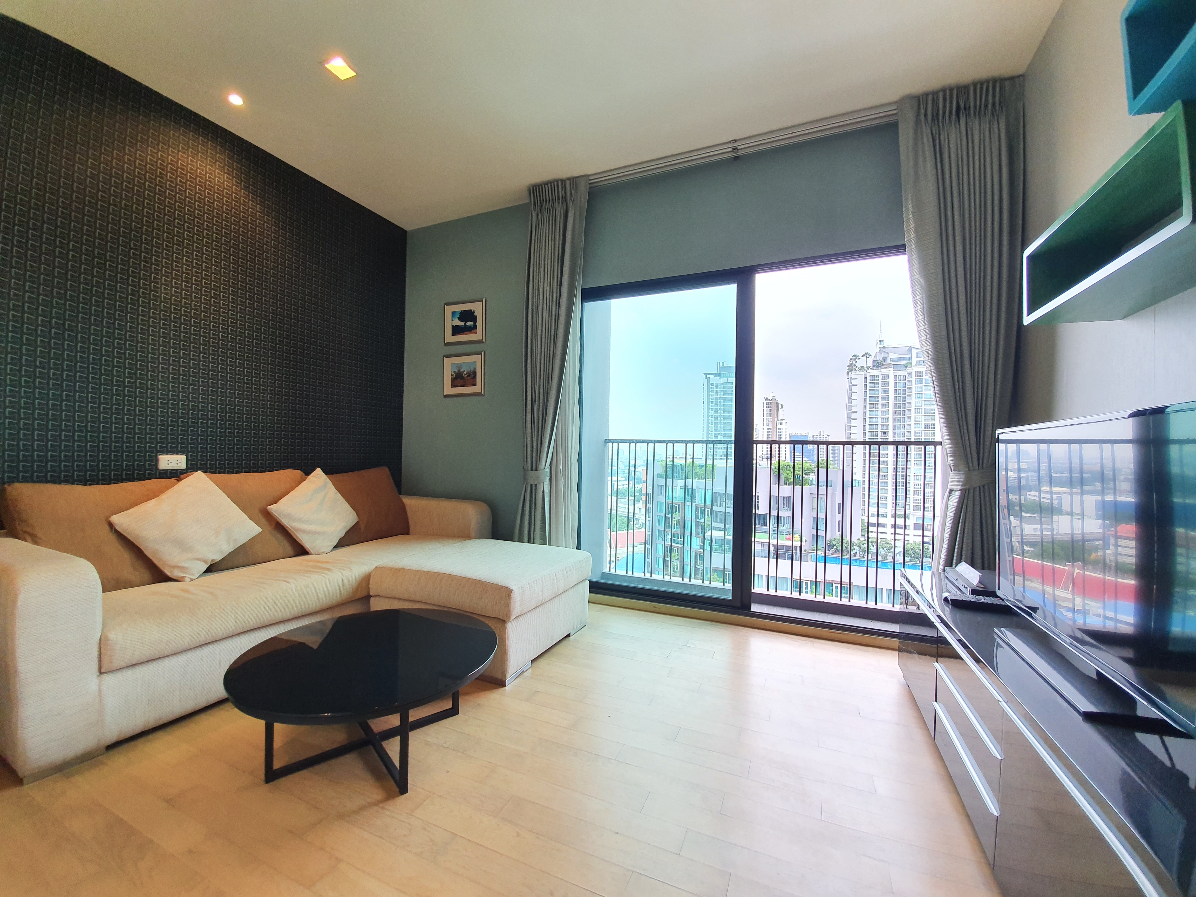 Noble Reveal 1 Bedroom Unit For Rent (Near Ekamai BTS)