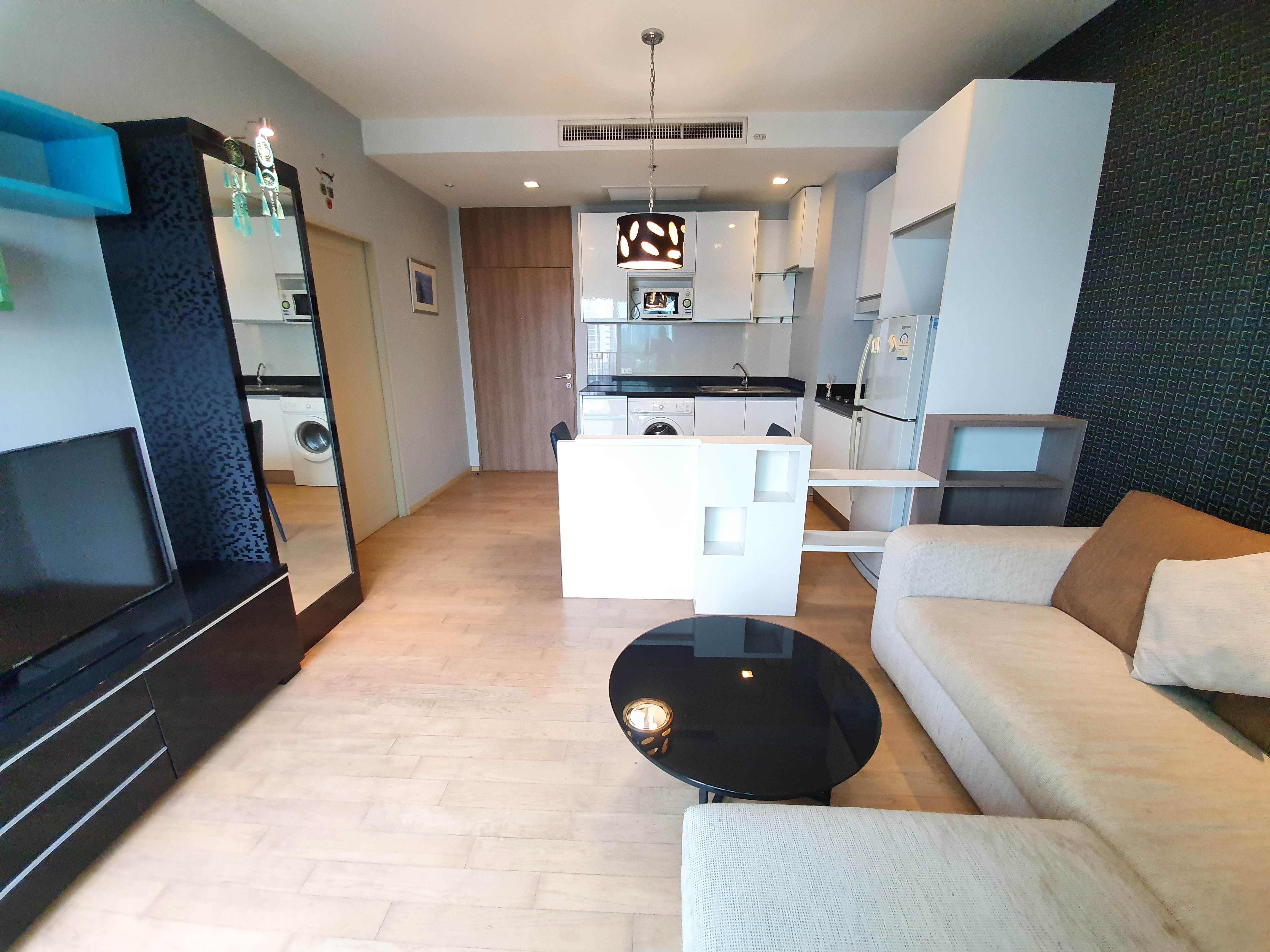 Noble Reveal 1 Bedroom Unit For Rent (Near Ekamai BTS)