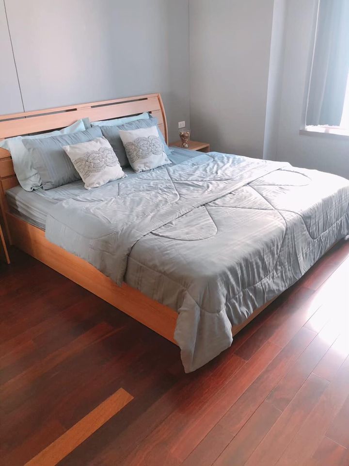 Circle Condominium