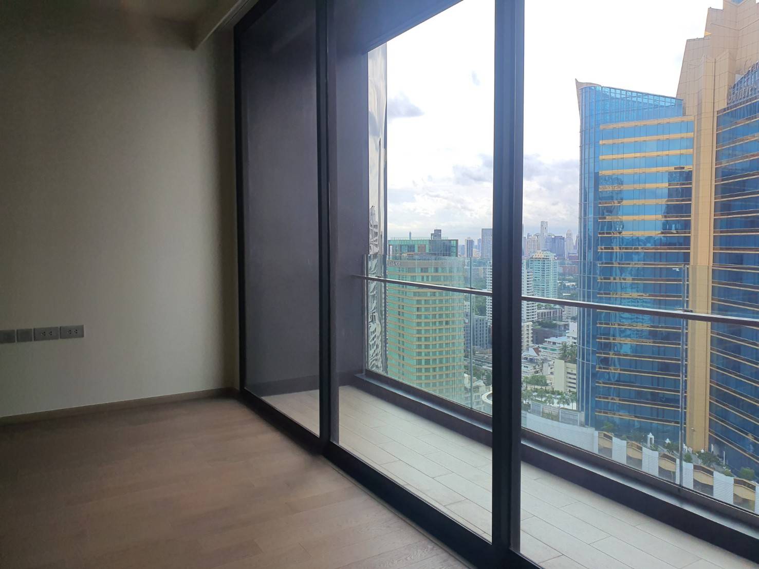 Celes Asoke - Just 150 Meters from MRT Sukhumvit & BTS Asoke