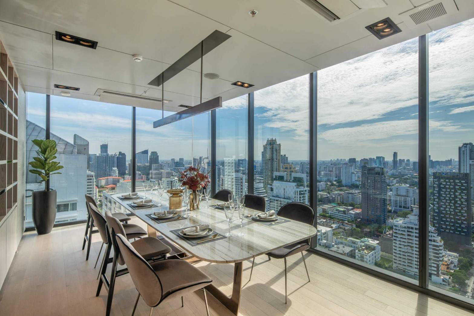 Celes Asoke - Just 150 Meters from MRT Sukhumvit & BTS Asoke