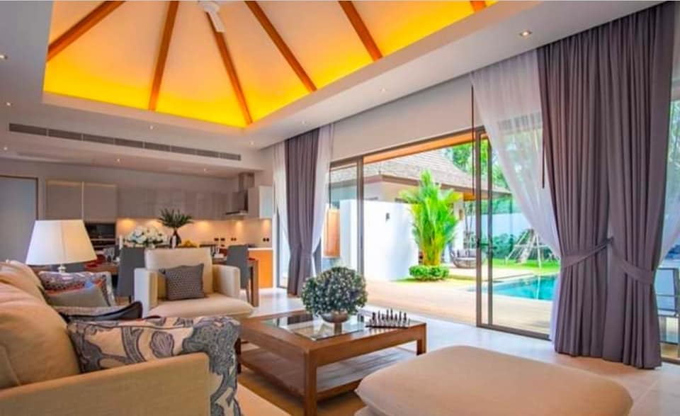 Luxury 3 Bedrooms Pool Villa for rent in Cherng Talay