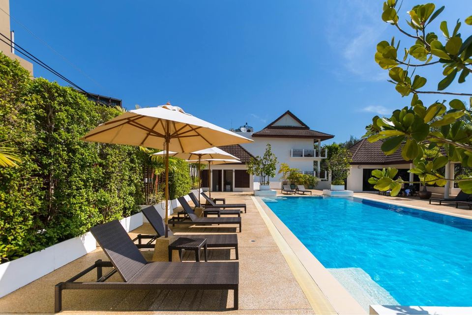 4 Bedrooms Townhouse with Common Pool in Naiharn