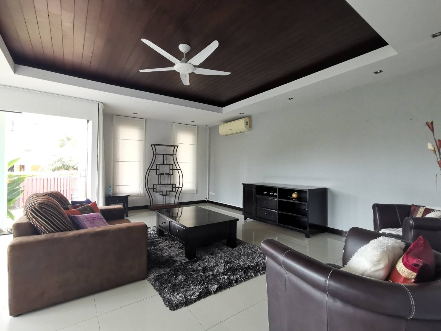 New Available 3 Bedrooms Villa for Rent and Sales in Kho Kaew