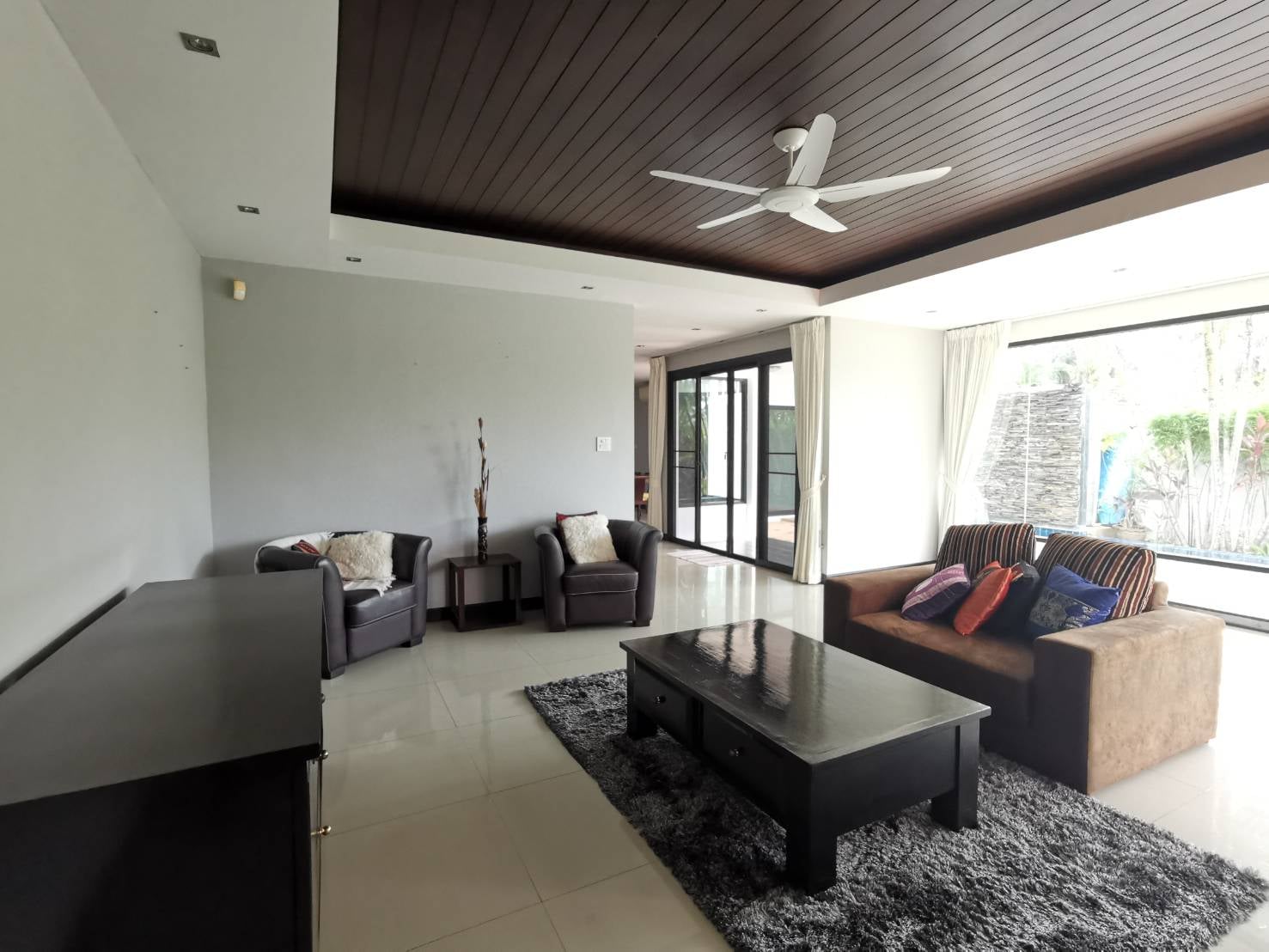 New Available 3 Bedrooms Villa for Rent and Sales in Kho Kaew