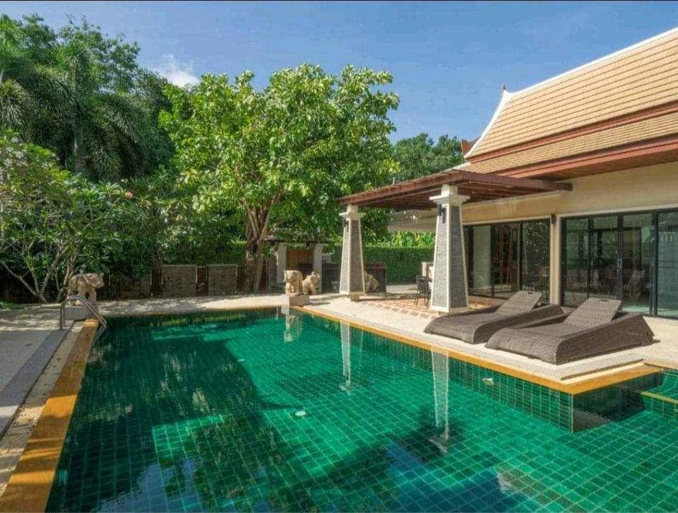 Thai Contemporary 5 Bedrooms Villa in Rawai
