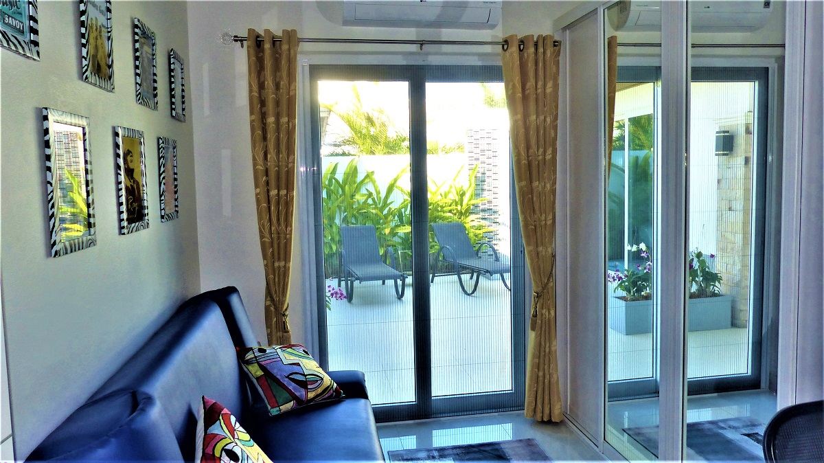 House Pool Villa
