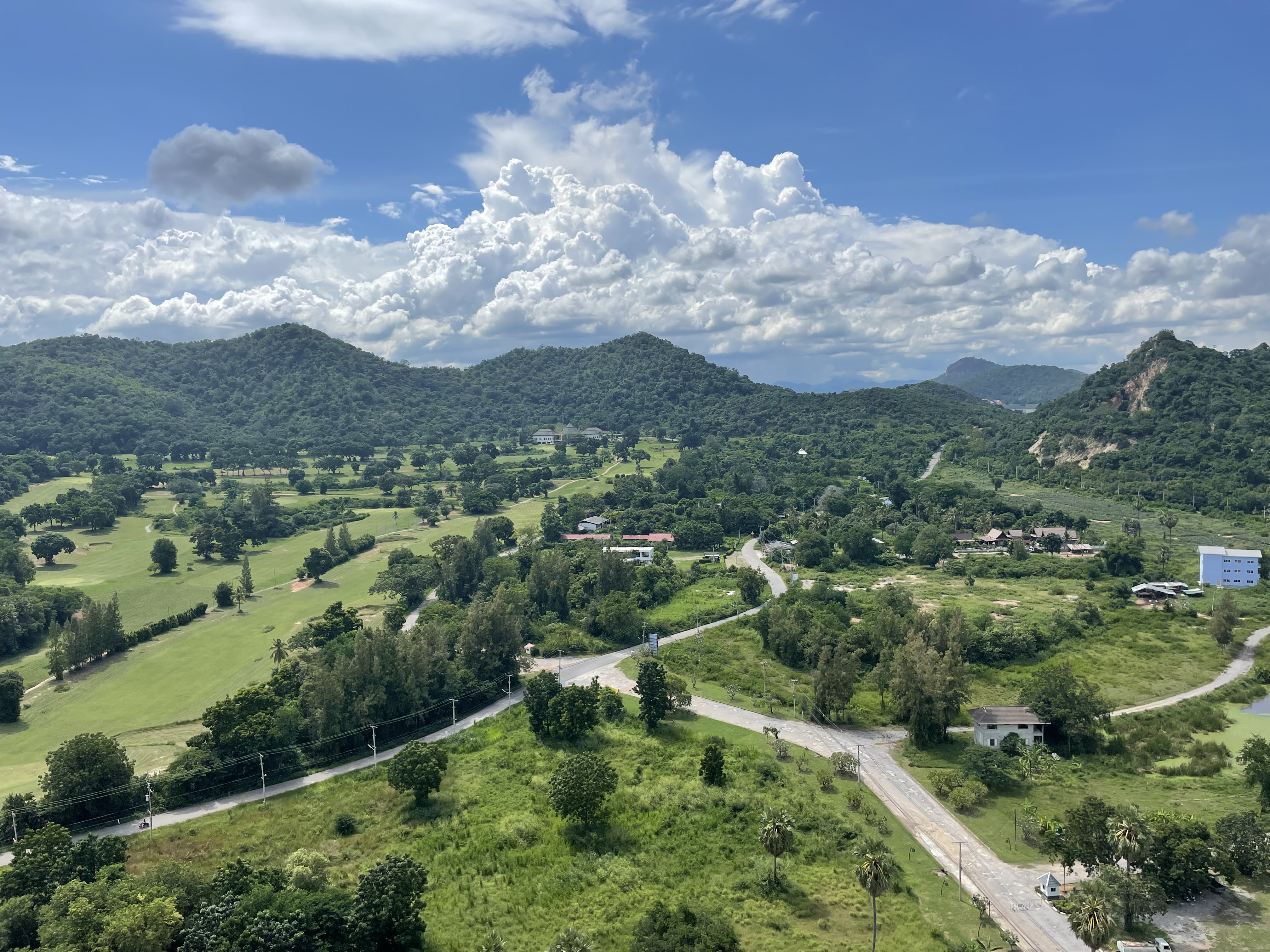 Wonderful Seaview mountain view and golf course all in one unit