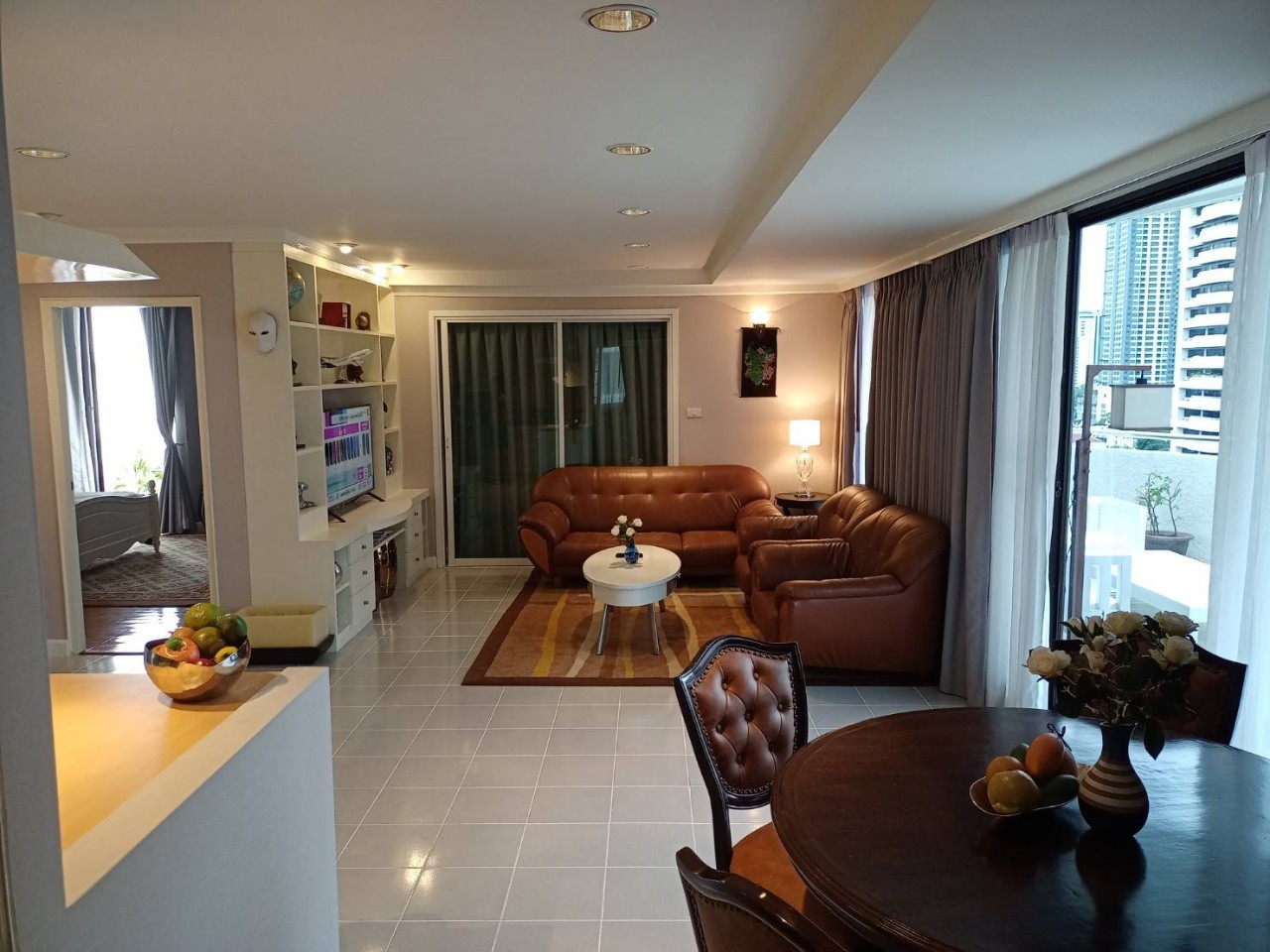 Supalai Place Sukhumvit 39 - 2 Bed / 1 Bath - Near BTS Phrom Phong