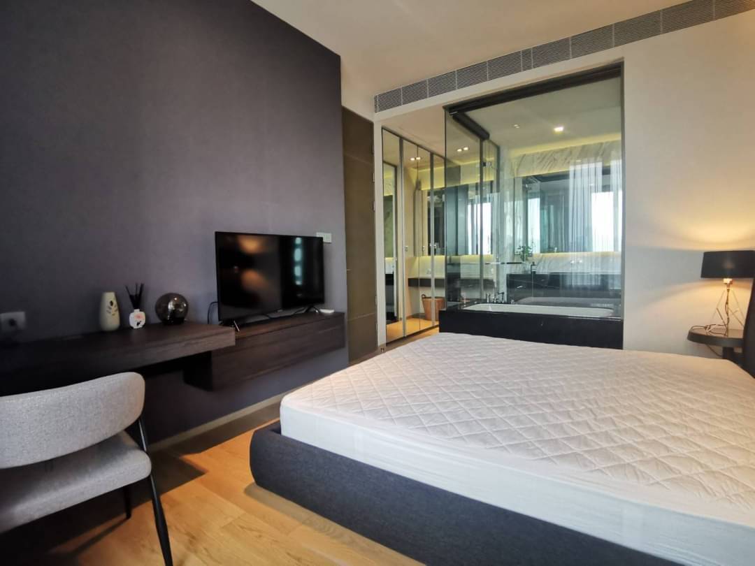Modern & Luxurious 1 Bedroom Unit for RENT & SALE @ Saladaeng One