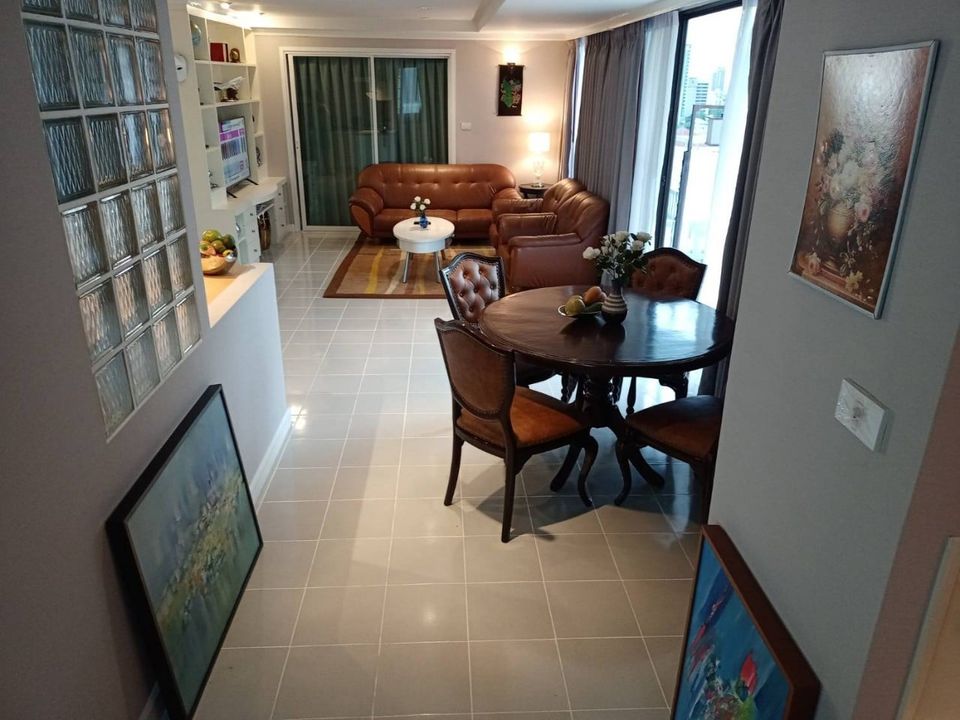 Supalai Place Sukhumvit 39
