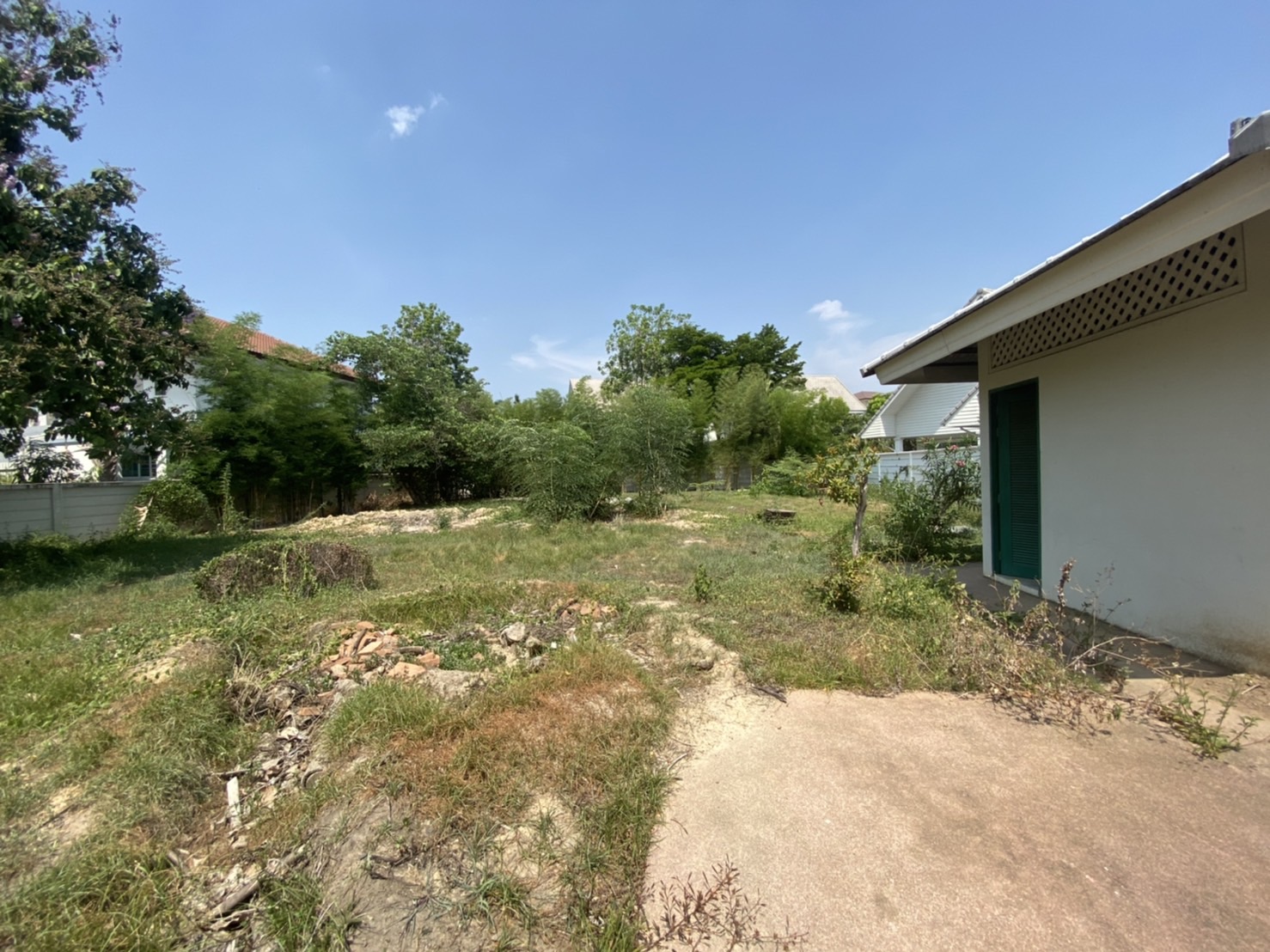Land ready to build on for SALE in The Urban 1, Thasala, Chiang Mai.