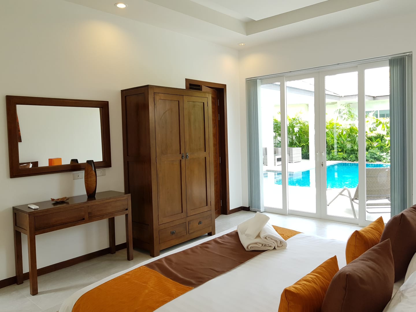 House Pool Villa