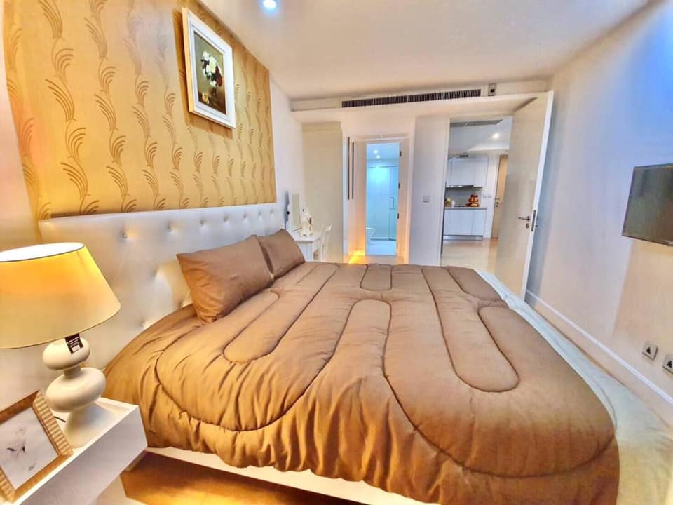 Colleczio Sathorn-Pipat