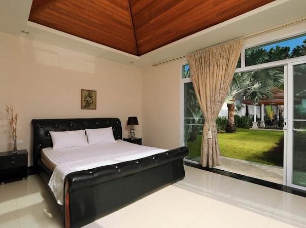 3 Bedrooms Pool Villa Naiharn