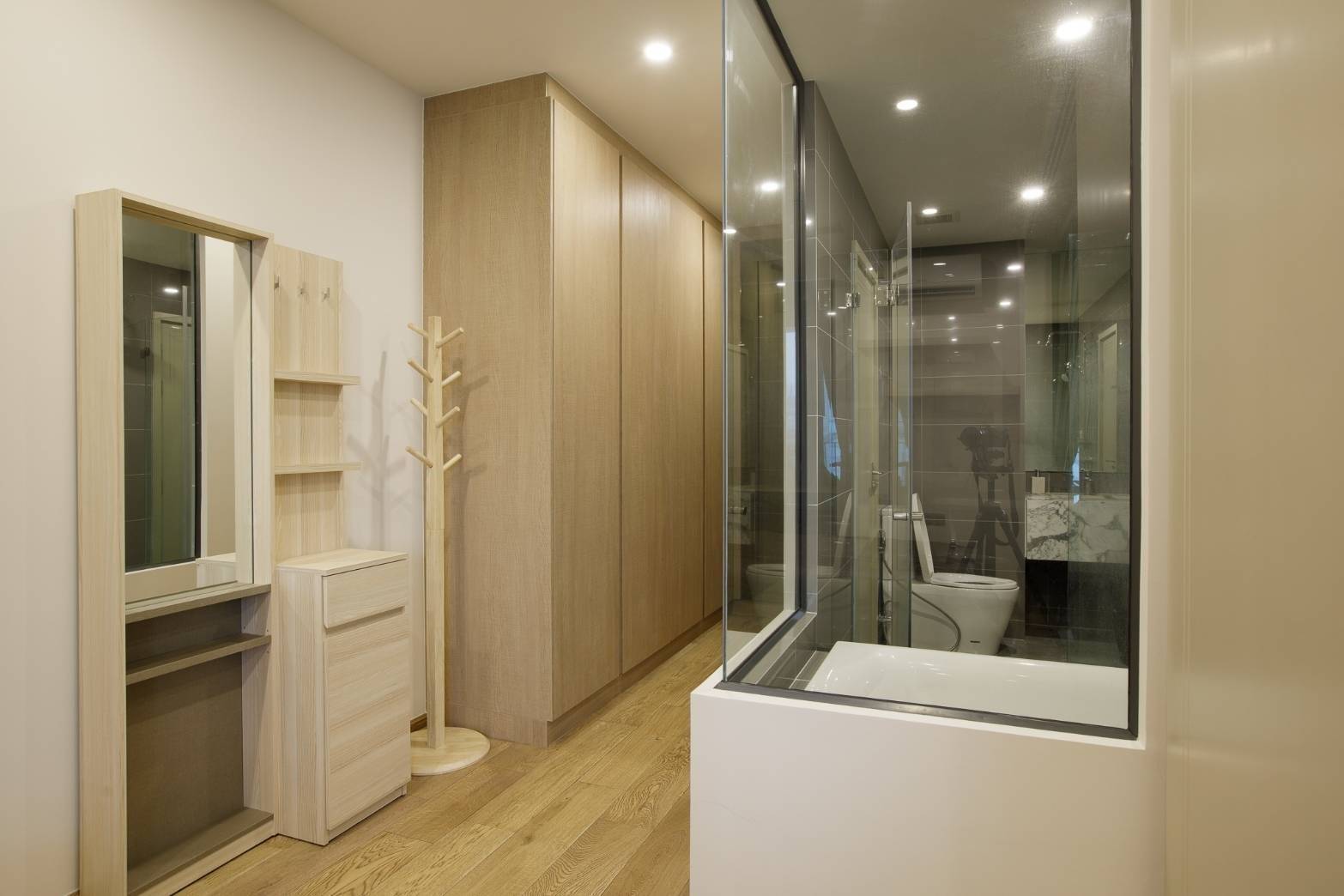 Fully Furnished 1 Bedroom Unit For RENT & SALE @ Ideo Q Chidlom-Phetchaburi