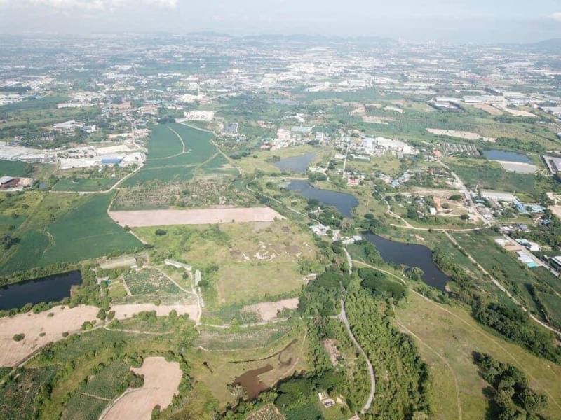 Land 617 rai, next to Pinthong 2, EEC District, Chonburi.