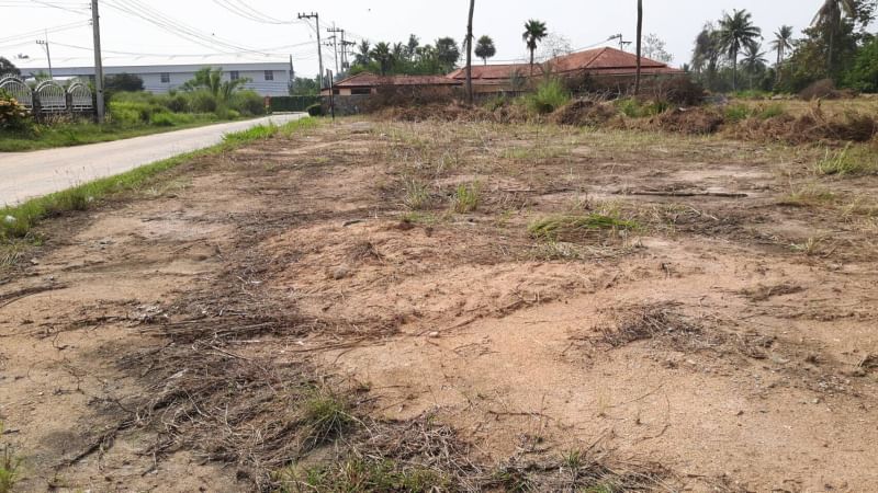 Vacant land filled with soil Bang Lamung coordinates, Rongpo