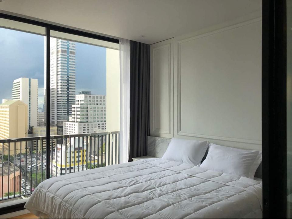 Noble Revo Silom - 1 bed / 1 bath - Near BTS Surasak