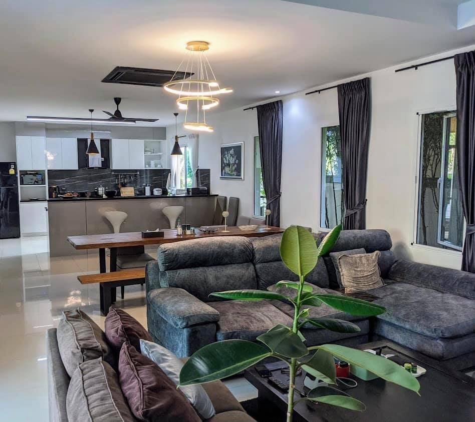 Pool Villa 5 Bedrooms In Rawai