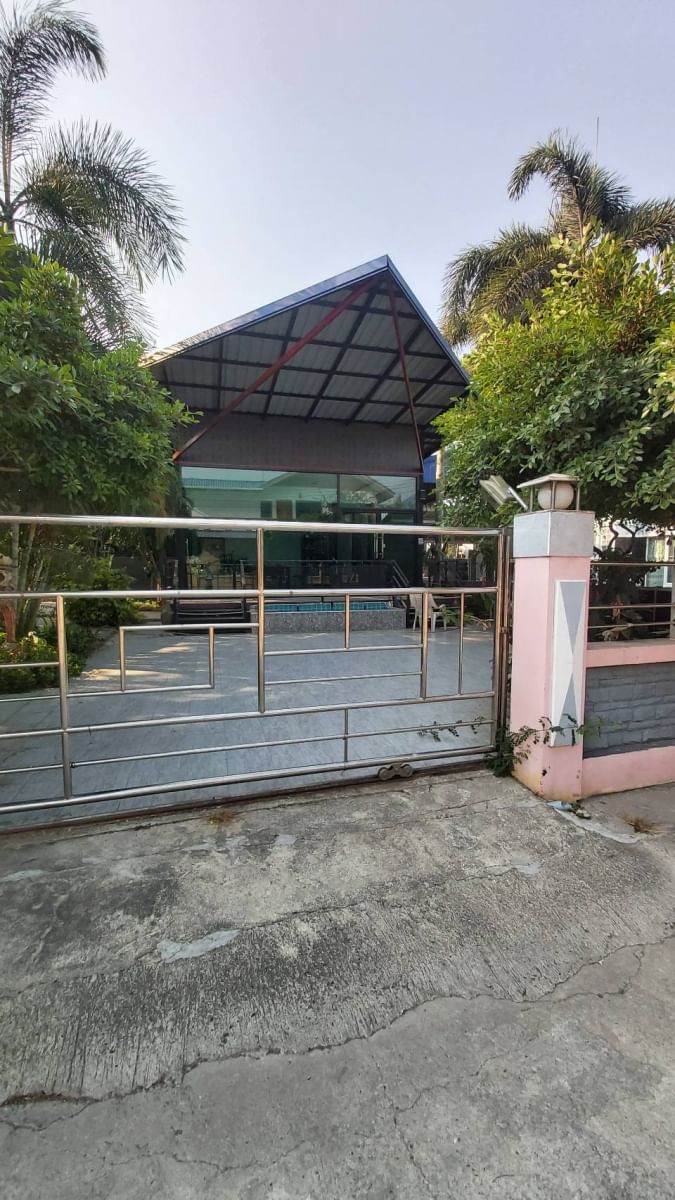 House for sale on Khao Lam Road - Chonburi. (private swimming pool)