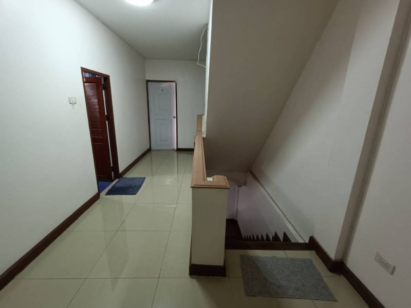 3-storey commercial building, location on the sea, Sriracha