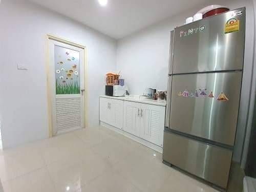 Townhouse house behind the rim Phanthong-Chonburi coordinates
