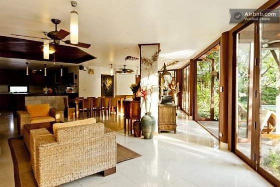 Beautiful 8 Bedroom Villa on 1 Rai for Sales in Cherngtalay