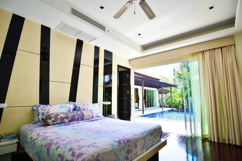 Spacious 3 Bedroom Pool Villa for Sale in Kamala