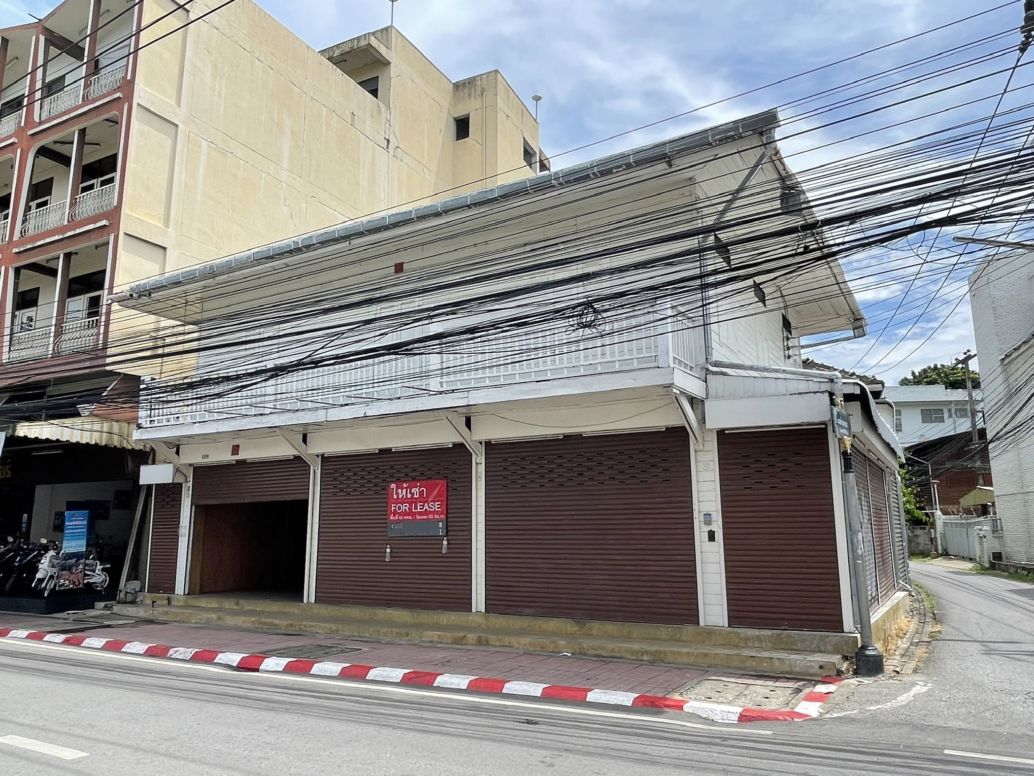 Commercial Building for RENT in good location on Chang Moi Road