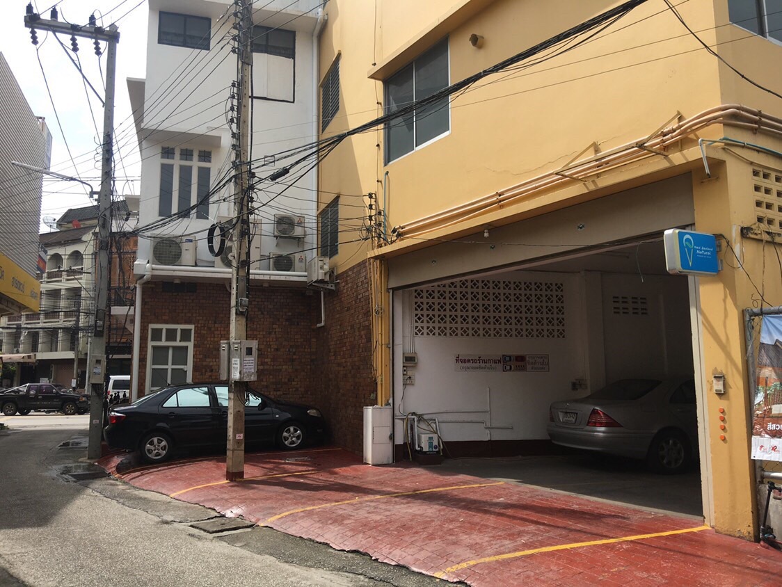 3 units of Commercial Building for SALE in good area on Charoen Muang road