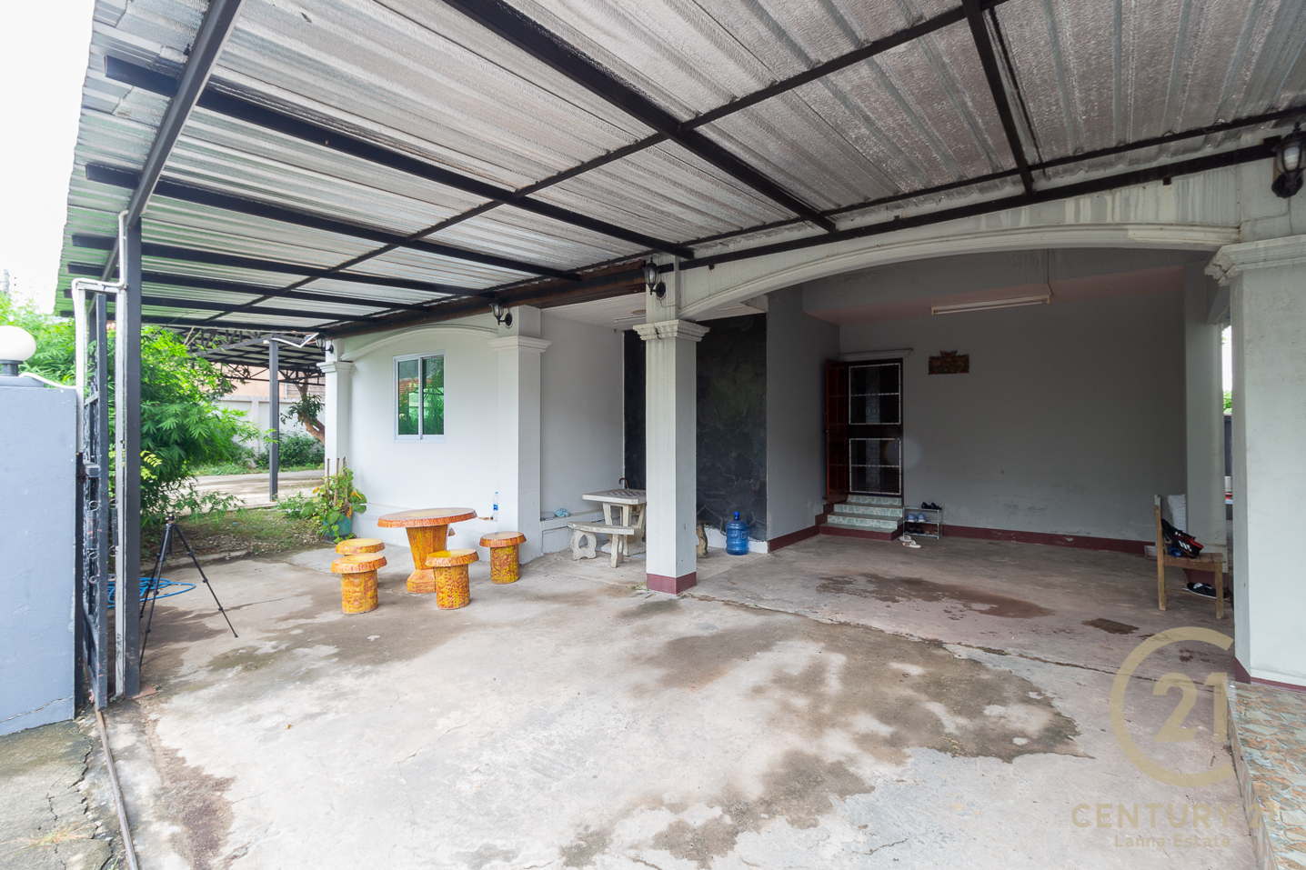 2-storey House and Home Office for SALE in Mae Rim