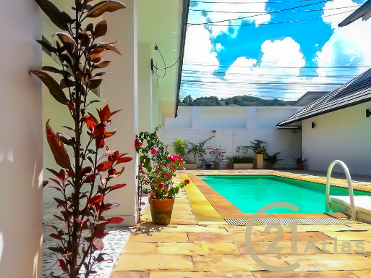 10 bedrooms hotel with 2 swimming pools