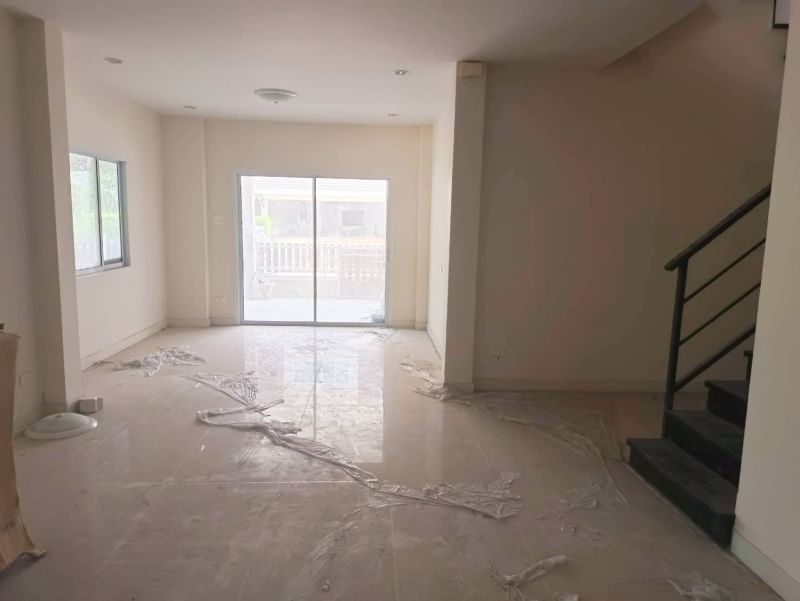 second hand house for sale Maneerin Village Nongmon