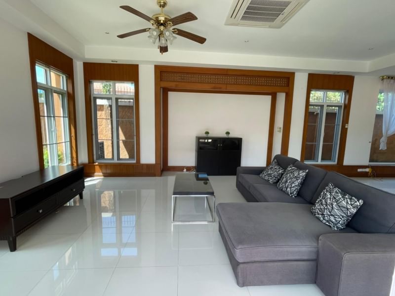 Baan Pool Villa near Regent Pattaya School