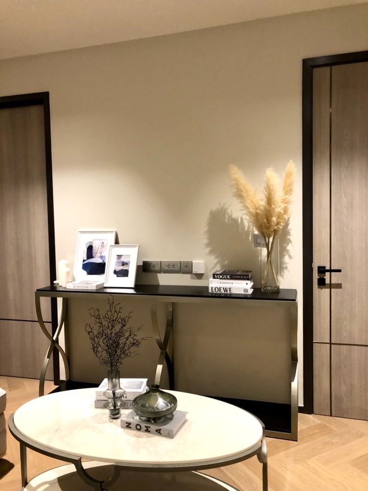 Luxury & Spacious 2 Bedroom unit For RENT @ The Reserve Sukhumvit 61