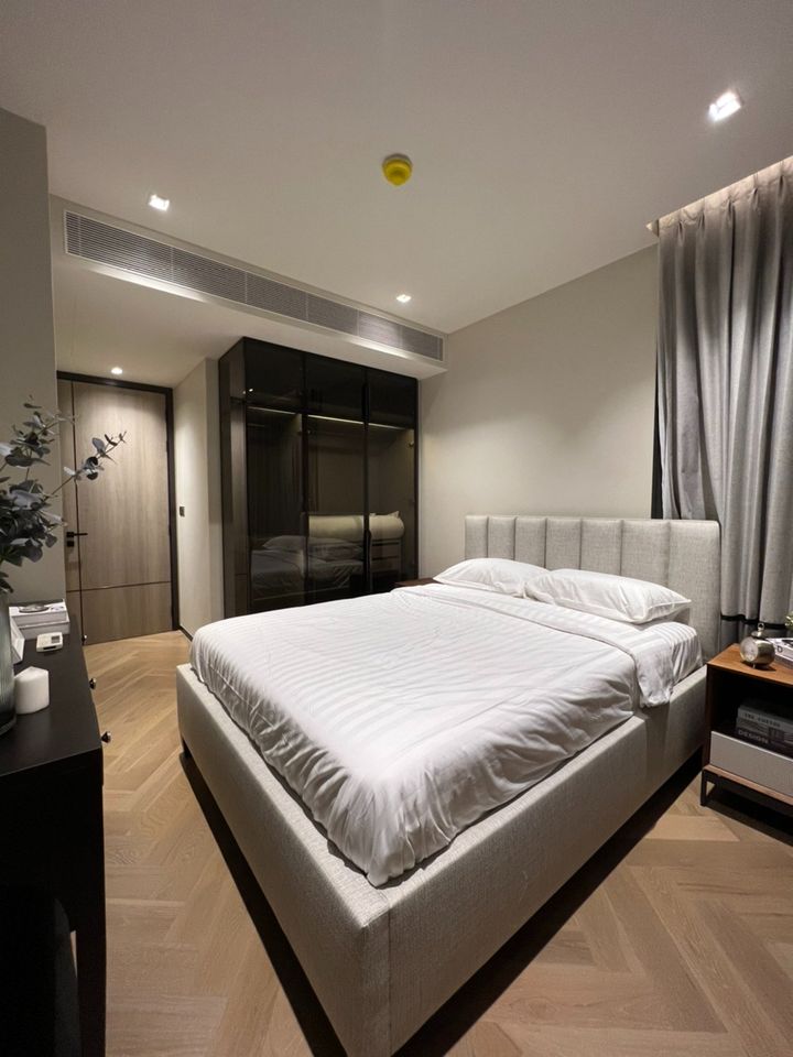 Luxury & Spacious 2 Bedroom unit For RENT @ The Reserve Sukhumvit 61