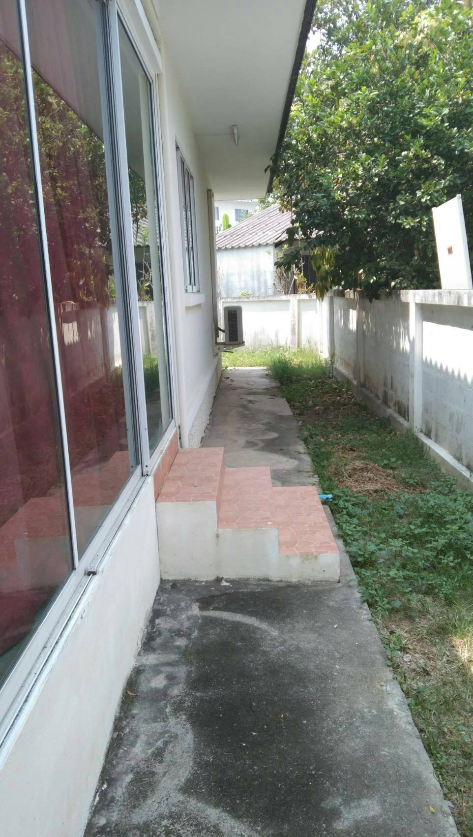 Detached House For Sale in prime area