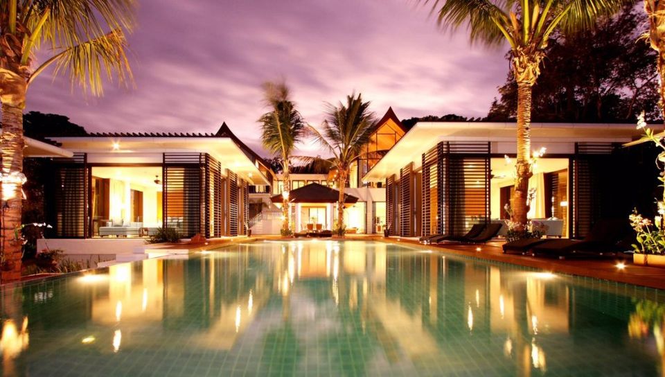 Seaview Luxury 5-Bedroom Beachfront Pool VIlla
