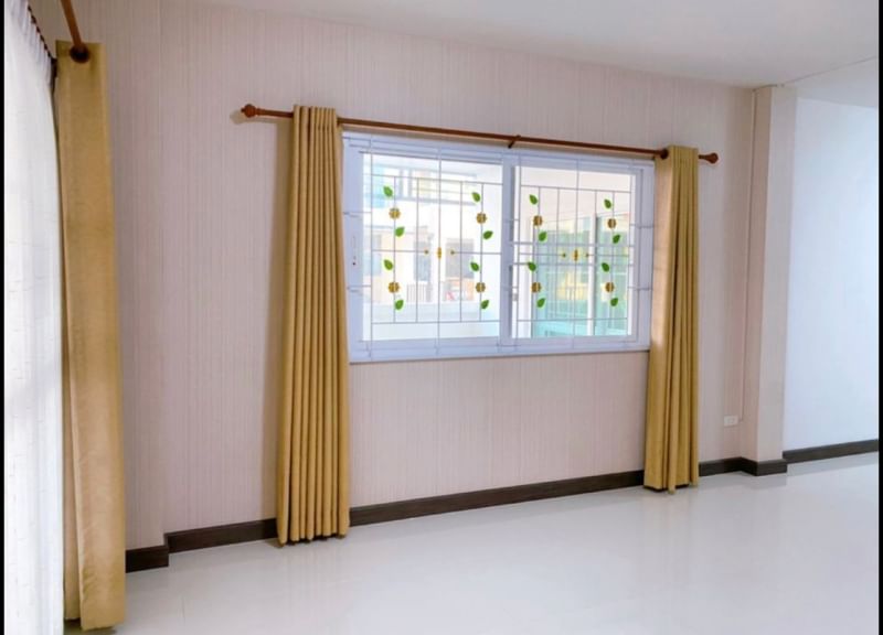 2 storey townhome for sale in Bangsaen Valley near Sukhumvit.