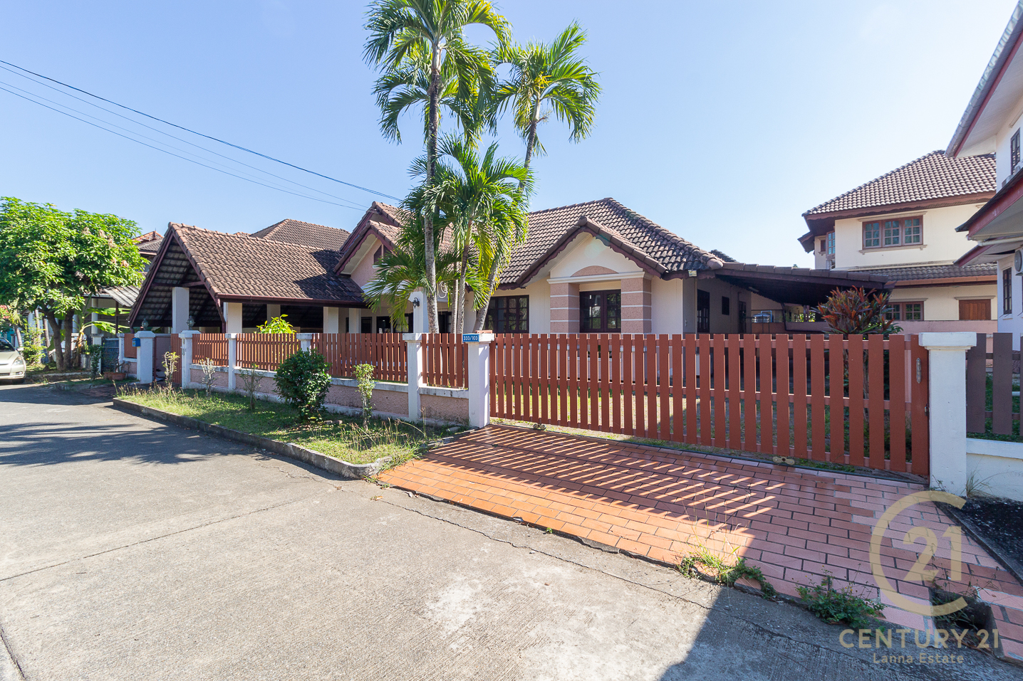 Single Storey Spacious House for RENT in gated community near NIS and Meechok Plaza San Phi Sua