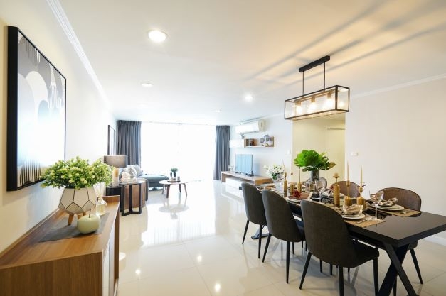 For Rent : 3 bedroom 2 bathroom + working room condo at D.S. Tower 2 Sukhumvit 39, near BTS Phrom Phong Ref. A15220205