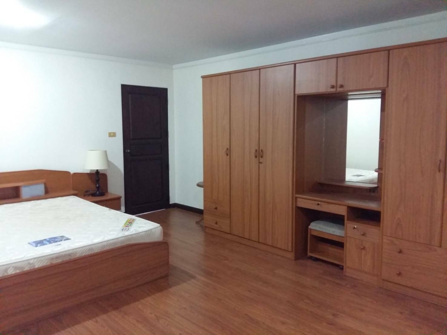 2bed1bath for rent at Supalai Place