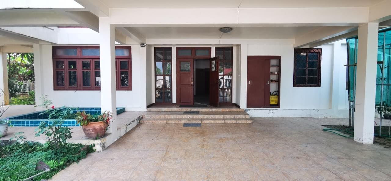 2 storey House Partially furnished with mountain view for SALE near Airport