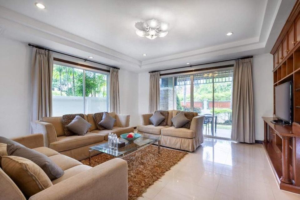 3 bedrooms pool villa in Rawai area