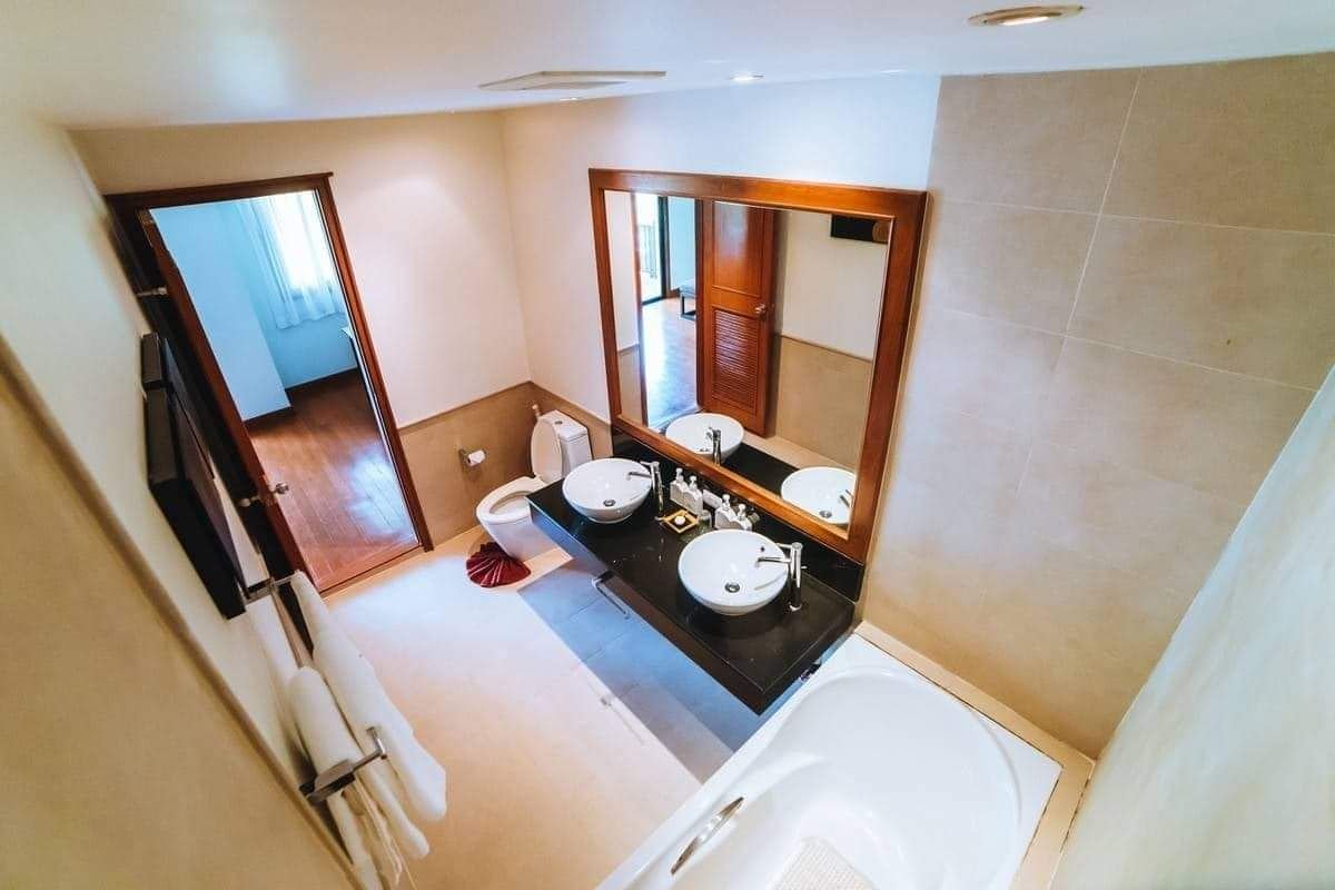 2 bedroom townhome for rent in Laguna