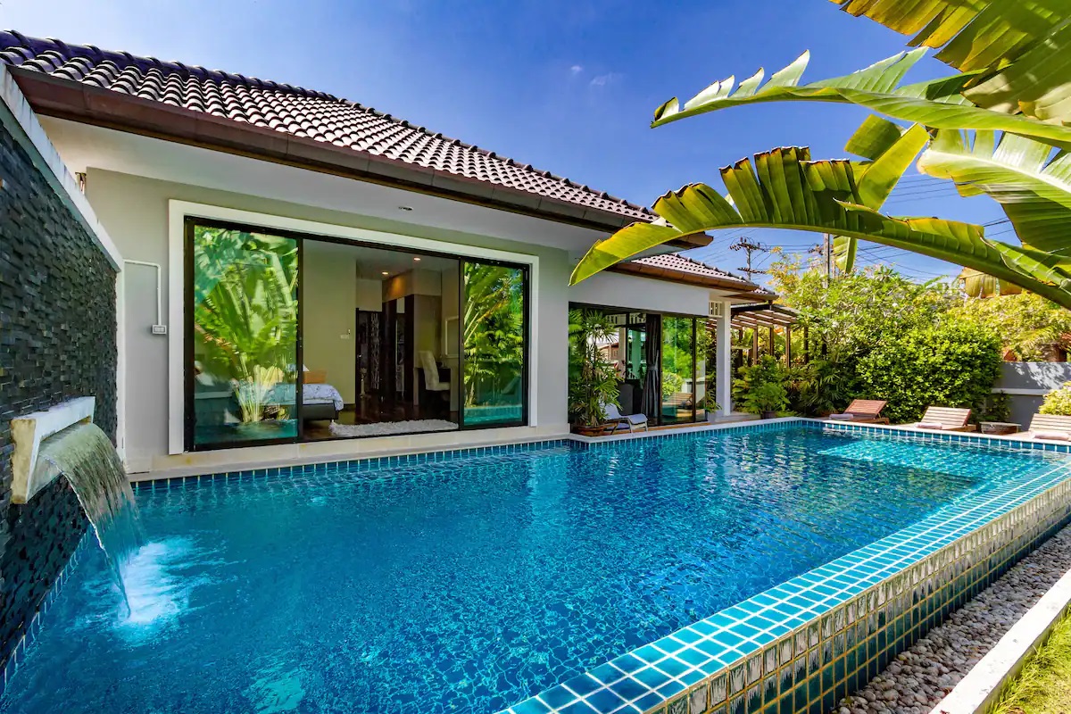 Modern 4 Bedroom Pool Villa in Kathu
