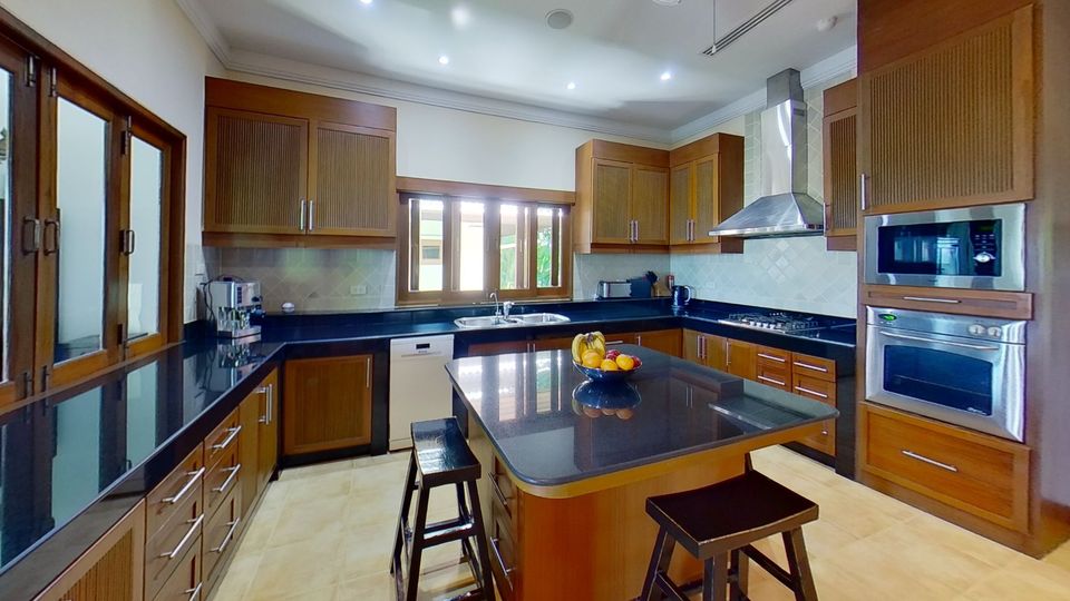 5 bedroom pool villa for rent in Layan