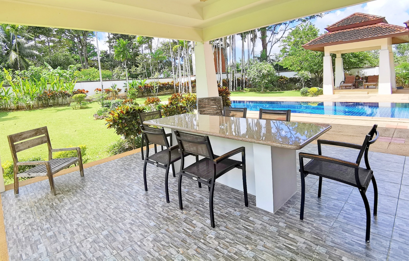 Fully furnished 5 Bedroom Villa in Thalang