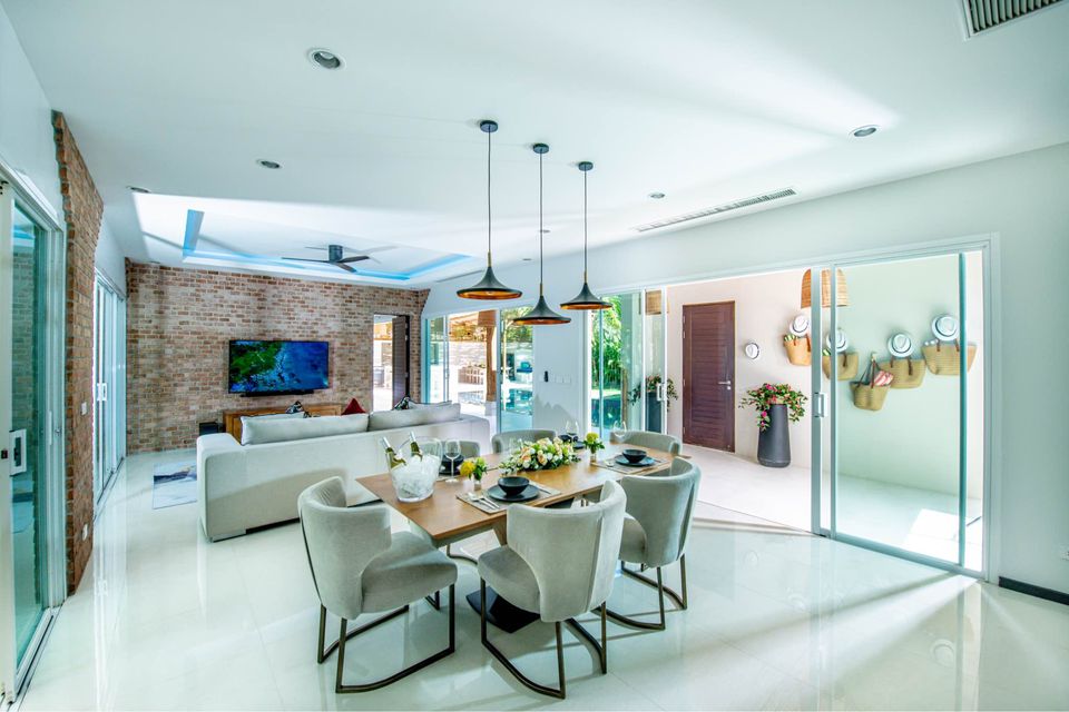 4 bedroom pool villa for rent Rawai